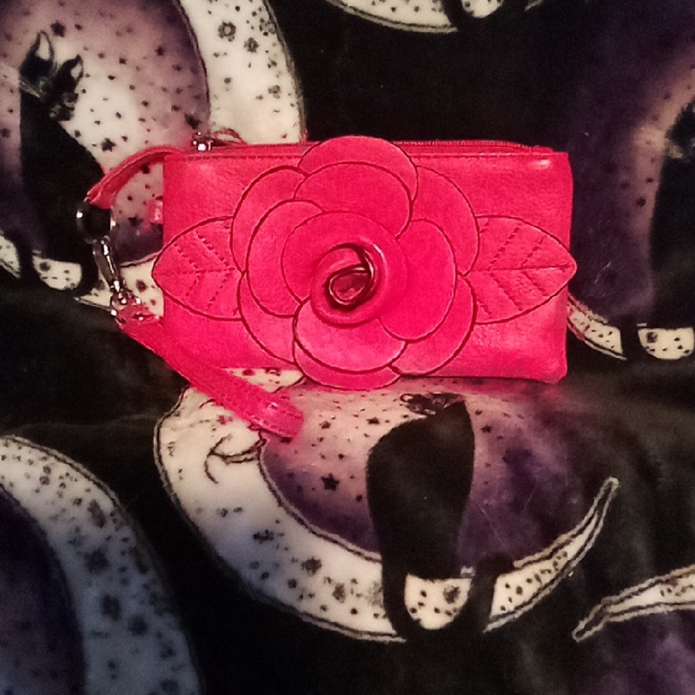 NWOT Mellow World Hot Pink Floral Wristlet Clutch with Rose Applique